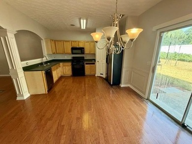Spacious 3-bedroom, 2- and 1/2bath townhome located in a gated - photo 12