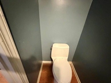 Spacious 3-bedroom, 2- and 1/2bath townhome located in a gated - photo 14
