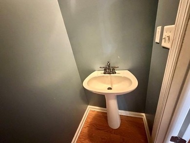 Spacious 3-bedroom, 2- and 1/2bath townhome located in a gated - photo 15