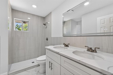 Welcome to this spacious renovated 5-bedroom, 2& half-bathroom - photo 15