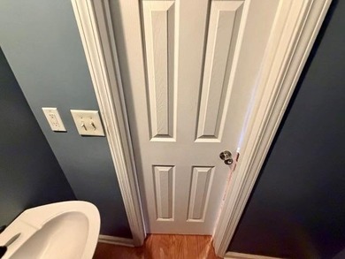 Spacious 3-bedroom, 2- and 1/2bath townhome located in a gated - photo 16