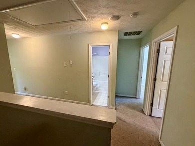 Spacious 3-bedroom, 2- and 1/2bath townhome located in a gated - photo 19
