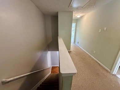 Spacious 3-bedroom, 2- and 1/2bath townhome located in a gated - photo 20
