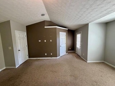 Spacious 3-bedroom, 2- and 1/2bath townhome located in a gated - photo 21