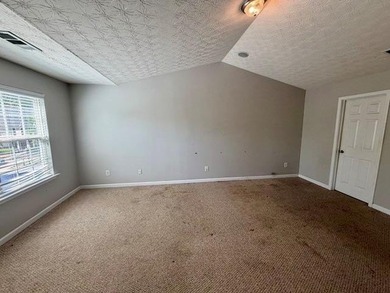 Spacious 3-bedroom, 2- and 1/2bath townhome located in a gated - photo 23