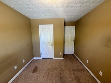 Spacious 3-bedroom, 2- and 1/2bath townhome located in a gated - photo 27