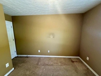 Spacious 3-bedroom, 2- and 1/2bath townhome located in a gated - photo 28