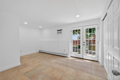 Welcome to this spacious renovated 5-bedroom, 2& half-bathroom - photo 28