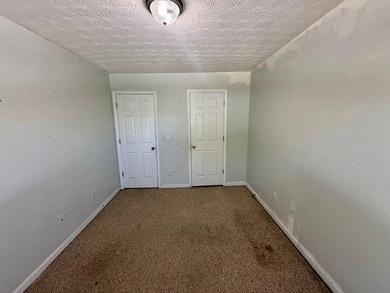Spacious 3-bedroom, 2- and 1/2bath townhome located in a gated - photo 31