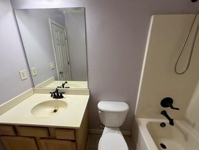Spacious 3-bedroom, 2- and 1/2bath townhome located in a gated - photo 32