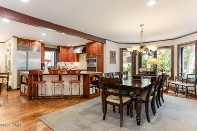 Mountain views, great outdoor living, and plenty of room for - photo 2