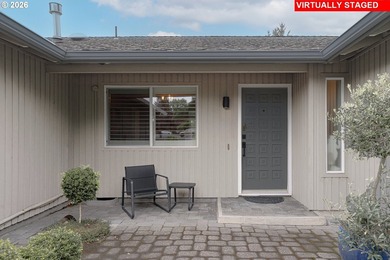 Fabulous very well maintained one-level Ranch style home located - photo 3
