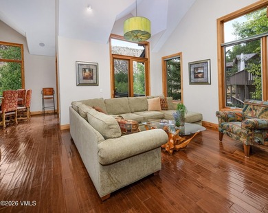 Welcome to this beautifully maintained three bedroom, three bath - photo 1