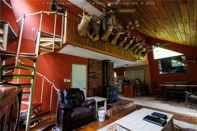 Inviting 3-bedroom, 2 bath home on 1.37 acres featuring an open - photo 13