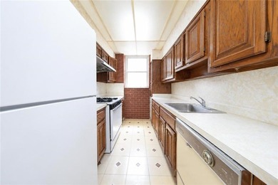 Beautiful fully detached 2-family brick home in prime Sheepshead - photo 15