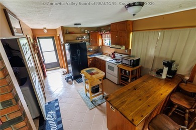 Inviting 3-bedroom, 2 bath home on 1.37 acres featuring an open - photo 16