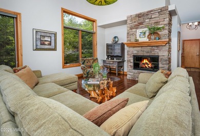 Welcome to this beautifully maintained three bedroom, three bath - photo 6