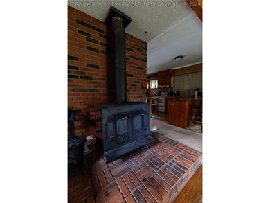 Inviting 3-bedroom, 2 bath home on 1.37 acres featuring an open - photo 20