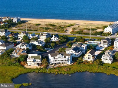 Perfectly positioned along the bay just moments from the beaches - photo 2
