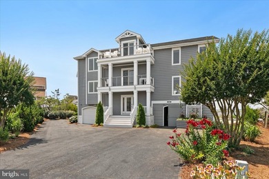 Perfectly positioned along the bay just moments from the beaches - photo 5