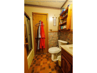 Inviting 3-bedroom, 2 bath home on 1.37 acres featuring an open - photo 30
