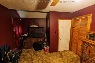 Inviting 3-bedroom, 2 bath home on 1.37 acres featuring an open - photo 34