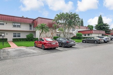 Welcome to this newly renovated, move-in-ready first-floor condo - photo 37