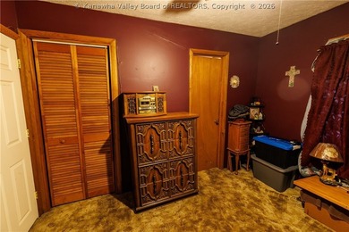 Inviting 3-bedroom, 2 bath home on 1.37 acres featuring an open - photo 42