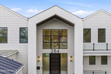 Stunning custom new construction offering over 6,000 sq ft of - photo 3