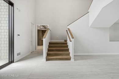 Stunning custom new construction offering over 6,000 sq ft of - photo 5