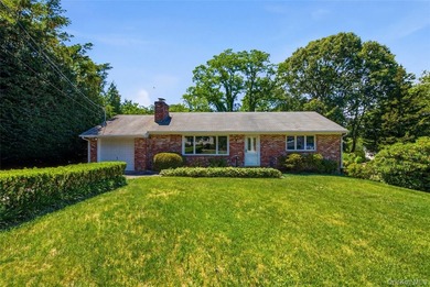 Opportunity knocks in Kings Park with this 3-bedroom, 1-bathroom - photo 2