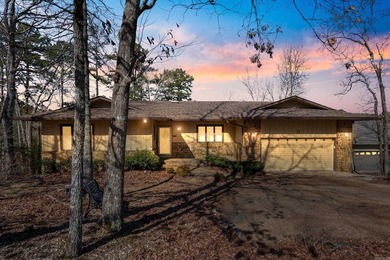 Waterfront living on Lake Pineda with a new roof and AC! This - photo 1