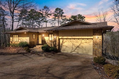 Waterfront living on Lake Pineda with a new roof and AC! This - photo 2