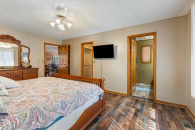 Waterfront living on Lake Pineda with a new roof and AC! This - photo 10