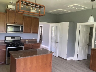 CASH ONLY!!! Welcome to this beautifully upgraded 3-bedroom - photo 21