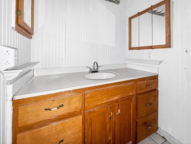 Located in Pine Harbor near Lake O' the Pines, this single-story - photo 26