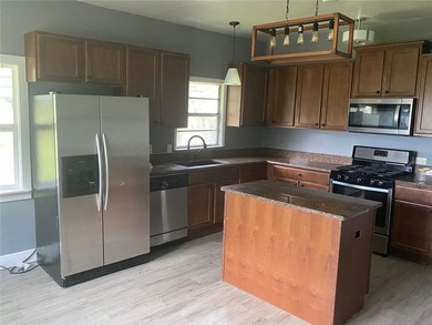 CASH ONLY!!! Welcome to this beautifully upgraded 3-bedroom - photo 26