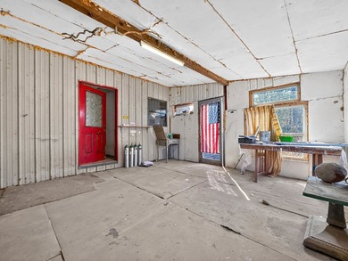 Located in Pine Harbor near Lake O' the Pines, this single-story - photo 30