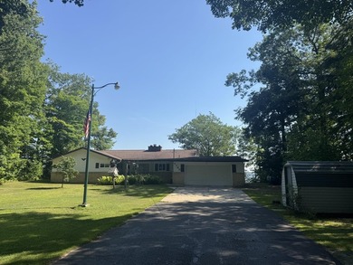 Charming 3-bedroom, 2.5-bath ranch home on 100 feet of Paradise - photo 30