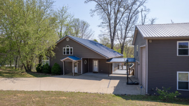 HUGH PRICE REDUCTION! NOW $599,000! Waterfront- 2 Docks - photo 2