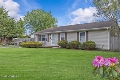 Back on the Market!! Tucked at the end of a dead-end street on a - photo 2