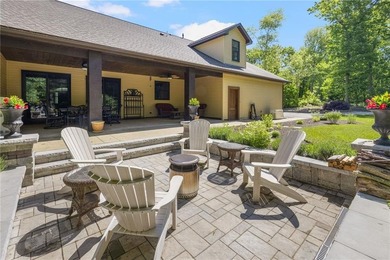 Experience nearly 4,000sf of exceptional living space in this - photo 6