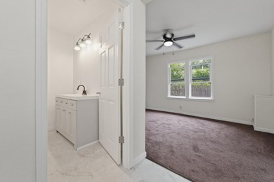 Recently updated 2 bedroom, 1 bathroom, Single Family Home in - photo 11