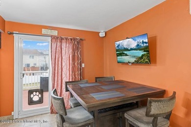 Beautifully maintained smart two-family home in a prime - photo 13