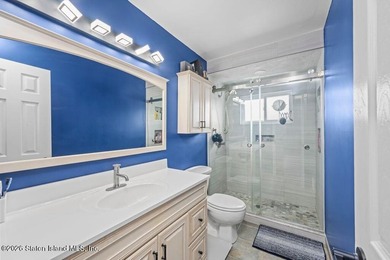 Beautifully maintained smart two-family home in a prime - photo 15