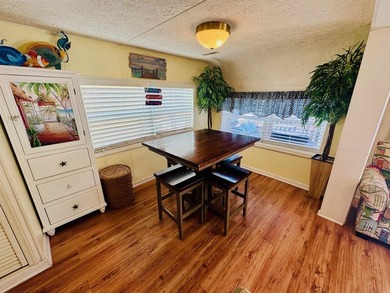 ADORABLE 2 BED/2 BATH BEACH BUNGALOW WITH CONCRETE DRIVEWAY - photo 9