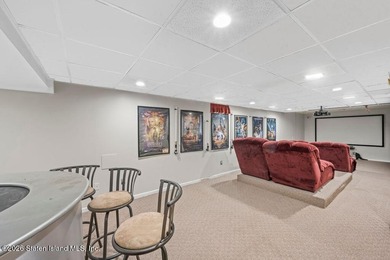 Beautifully maintained smart two-family home in a prime - photo 20