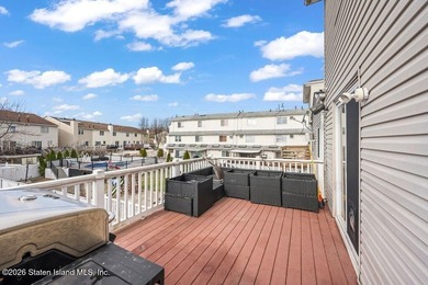 Beautifully maintained smart two-family home in a prime - photo 23