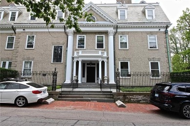 Immaculate Penthouse Condominium in a Desirable Kay/Catherine - photo 5
