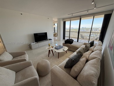 Stunning 16th-Floor Residence with Panoramic South Views Enjoy - photo 3